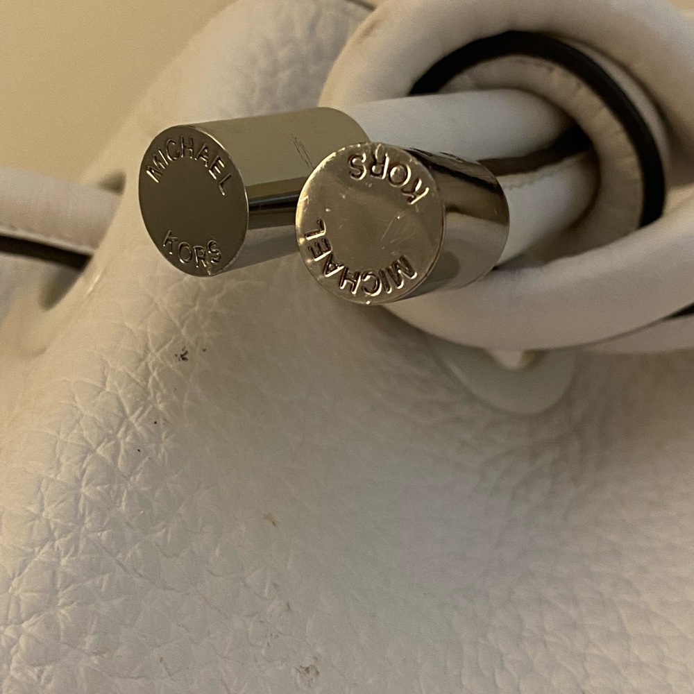 Michael Kors drawstring backpack - Picture 4 of 9